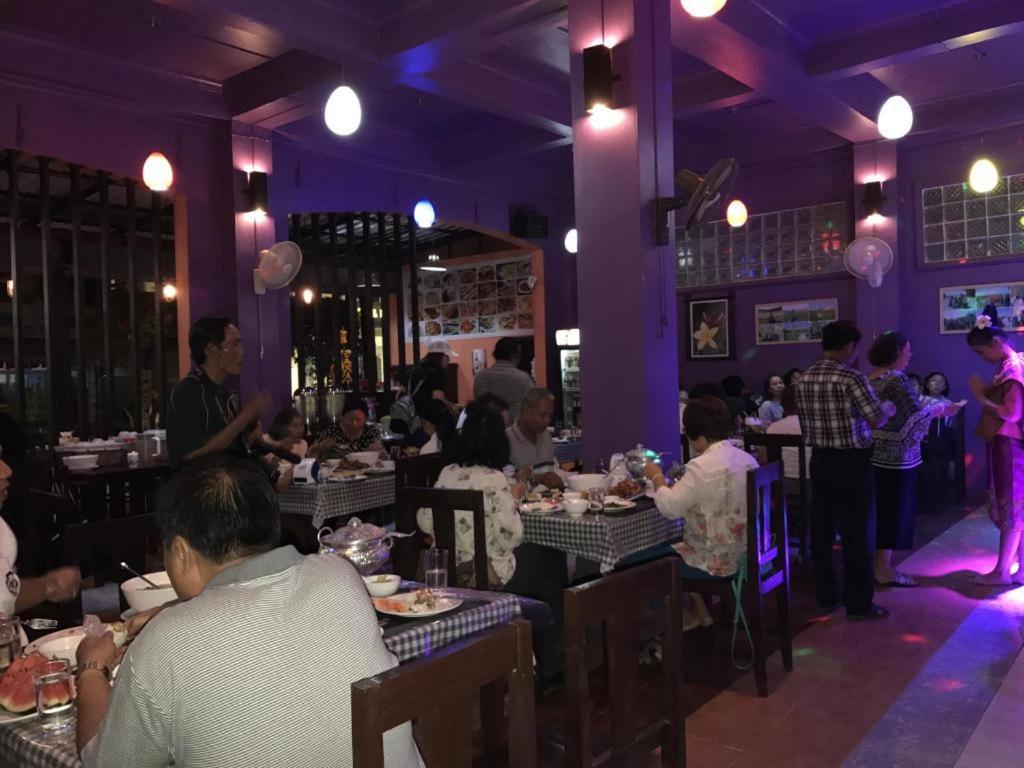 Phou Ang Kham 2 Hotel Ванг-В'єнг Екстер'єр фото
